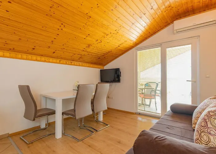 Maja-4 By Interhome Maslenica